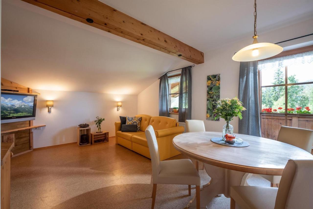 Chalet Gluecklich Sein... Елльмау Екстер'єр фото