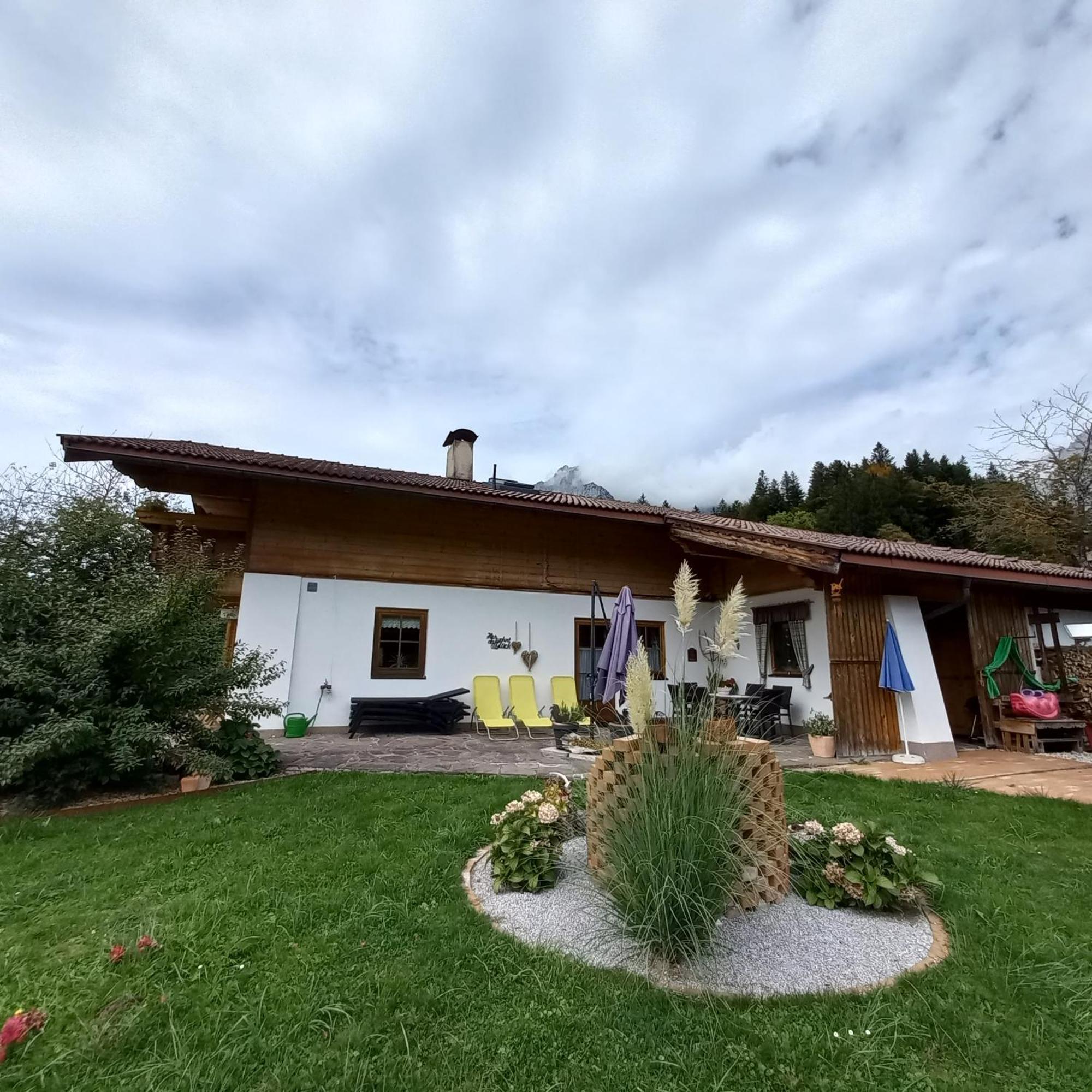 Chalet Gluecklich Sein... Елльмау Екстер'єр фото
